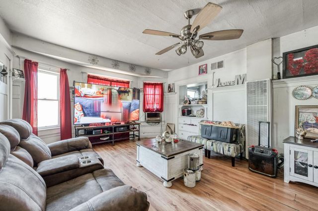 501 N Street, Sanger, CA 93657