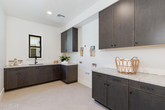 6621 E Doubletree Ranch Road, Paradise Valley, AZ 85253