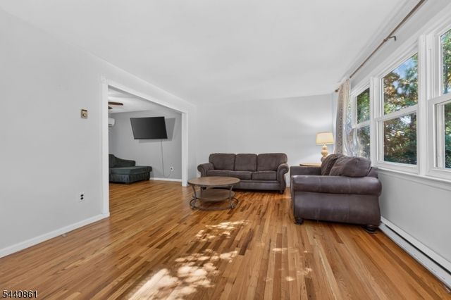 501 Hamilton Dr, Hackettstown Town, NJ 07840
