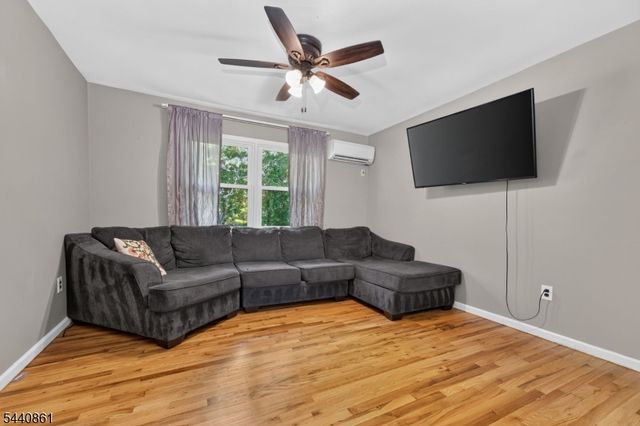 501 Hamilton Dr, Hackettstown Town, NJ 07840