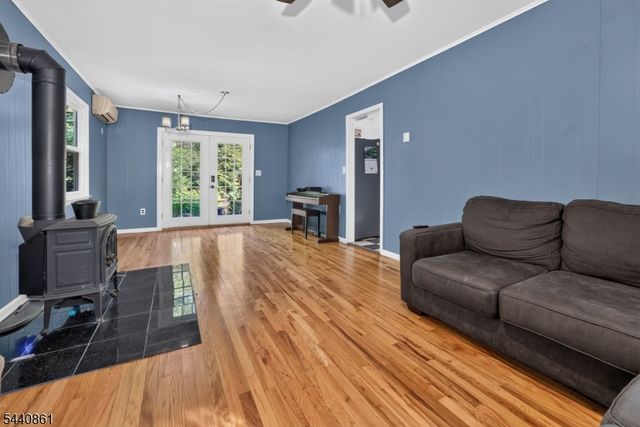 501 Hamilton Dr, Hackettstown Town, NJ 07840