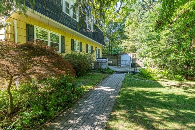 501 Hamilton Dr, Hackettstown Town, NJ 07840