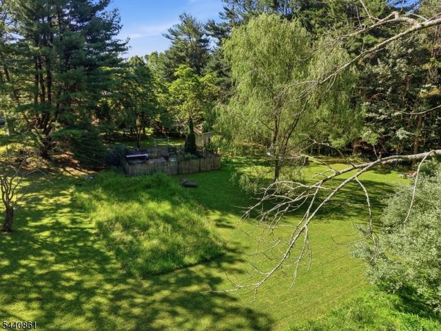 501 Hamilton Dr, Hackettstown Town, NJ 07840