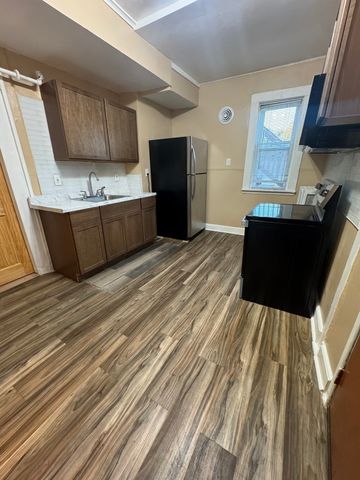 239 Pleasant 1, Stoughton, MA 02072