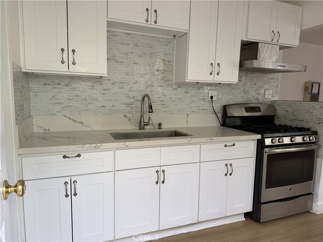 1127 Gardenia, Long Beach, CA 90813