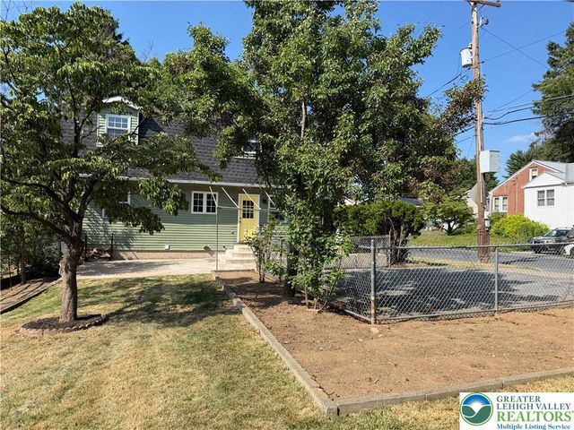 2548 28th Street Southwest, Allentown City, PA 18103