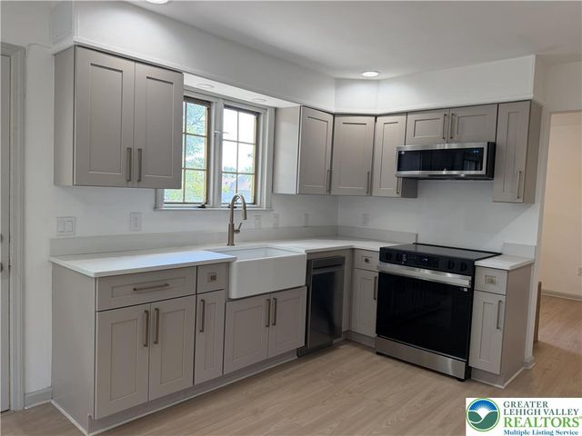 2548 28th Street Southwest, Allentown City, PA 18103