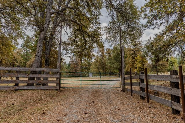 10070 Swiss Ranch Rd, Mountain Ranch, CA 95246