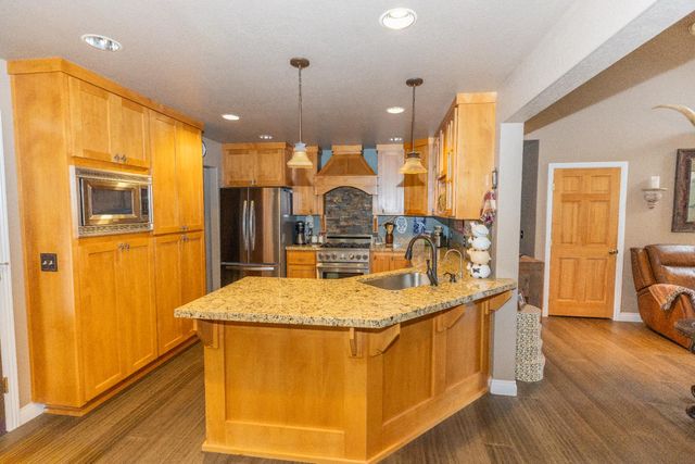 10070 Swiss Ranch Rd, Mountain Ranch, CA 95246