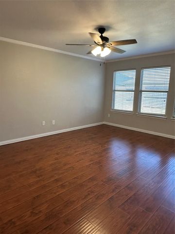 2031 Allyson Drive, Heartland, TX 75126