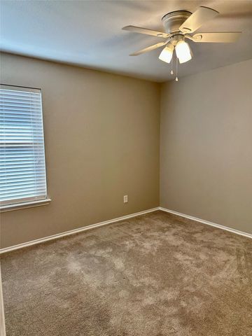 2031 Allyson Drive, Heartland, TX 75126