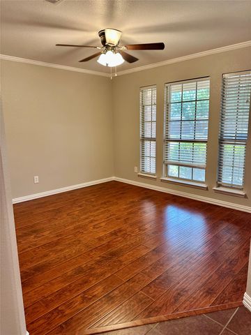 2031 Allyson Drive, Heartland, TX 75126