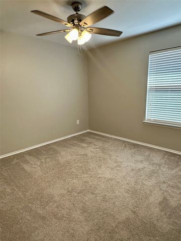 2031 Allyson Drive, Heartland, TX 75126