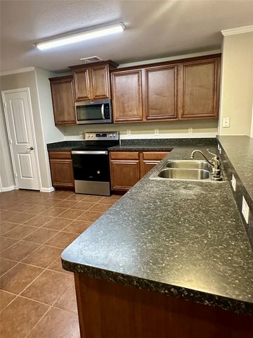 2031 Allyson Drive, Heartland, TX 75126