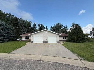 625 & 627 Meeker Court NW, Evansville, MN 56326