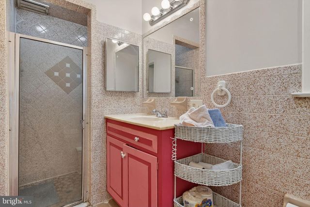 70 WAVERLY AVE, Lancaster, PA 17601