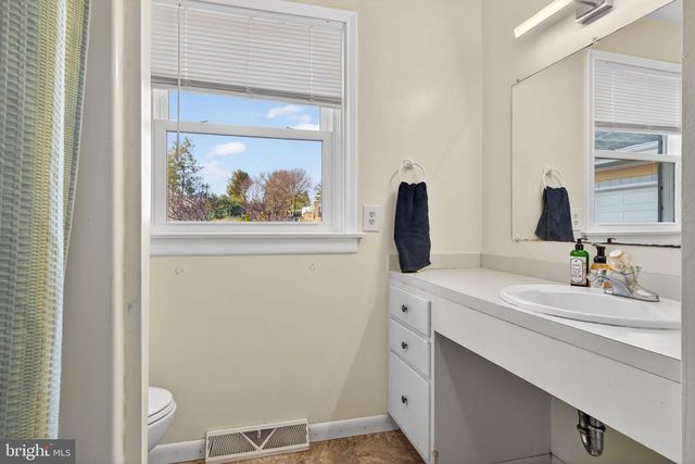 70 WAVERLY AVE, Lancaster, PA 17601