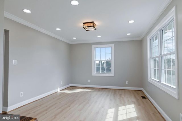 8901 OXON HILL RD, Fort Washington, MD 20744