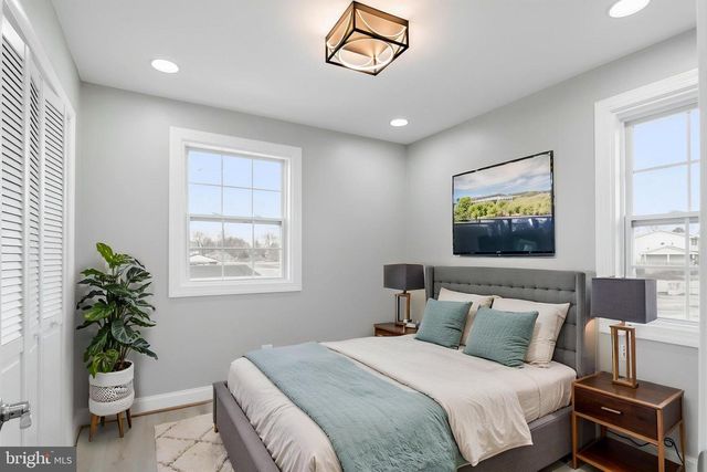 8901 OXON HILL RD, Fort Washington, MD 20744