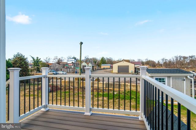 8901 OXON HILL RD, Fort Washington, MD 20744