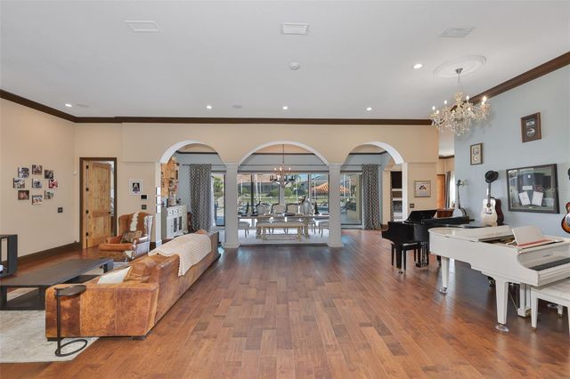 9805 COMPASS POINT WAY, Tampa, FL 33615