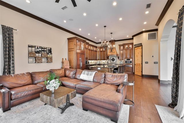 9805 COMPASS POINT WAY, Tampa, FL 33615