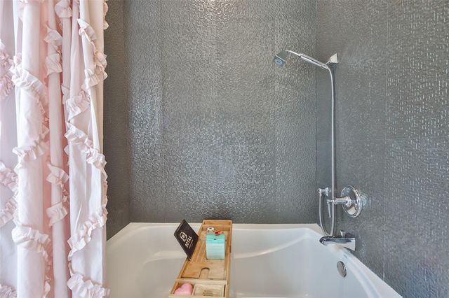 9805 COMPASS POINT WAY, Tampa, FL 33615