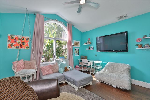 9805 COMPASS POINT WAY, Tampa, FL 33615