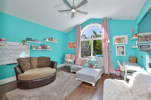 9805 COMPASS POINT WAY, Tampa, FL 33615