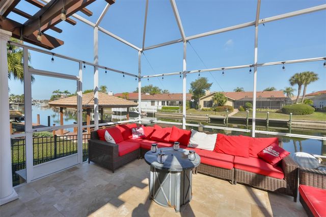 9805 COMPASS POINT WAY, Tampa, FL 33615