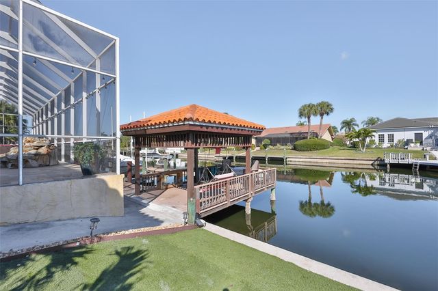 9805 COMPASS POINT WAY, Tampa, FL 33615