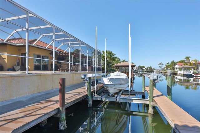 9805 COMPASS POINT WAY, Tampa, FL 33615