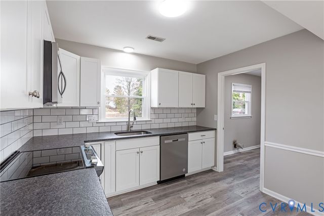 3363 Oakwood Cir, Petersburg, VA 23805