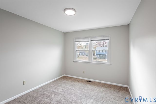 3363 Oakwood Cir, Petersburg, VA 23805