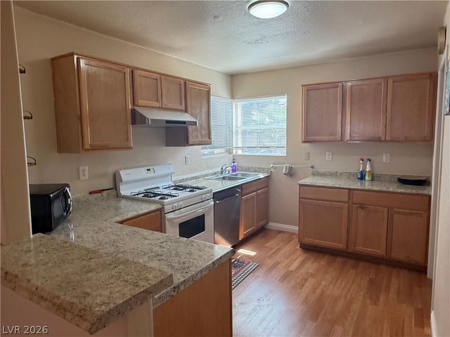 8344 Granite Peak Court, Las Vegas, NV 89145