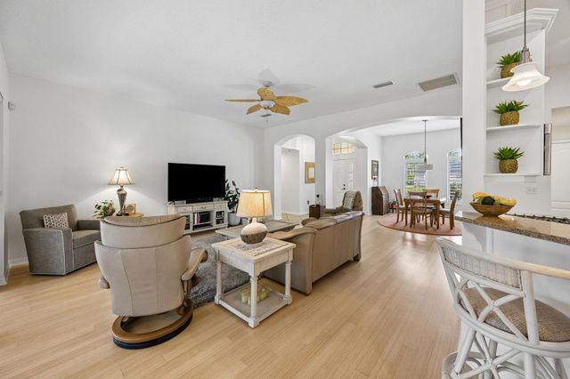 351 Point Pleasant Dr, St Augustine, FL 32086