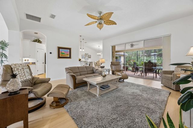 351 Point Pleasant Dr, St Augustine, FL 32086