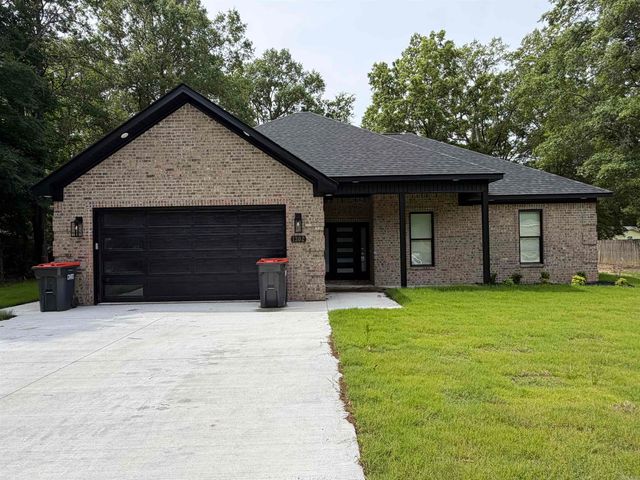 1302 E 41st, Pine Bluff, AR 71601