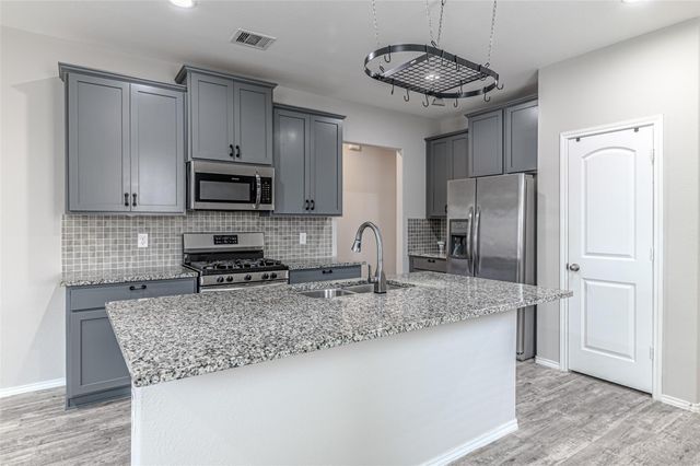 16887 Pink Wintergreen Drive, Conroe, TX 77385