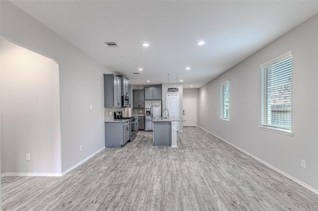 16887 Pink Wintergreen Drive, Conroe, TX 77385