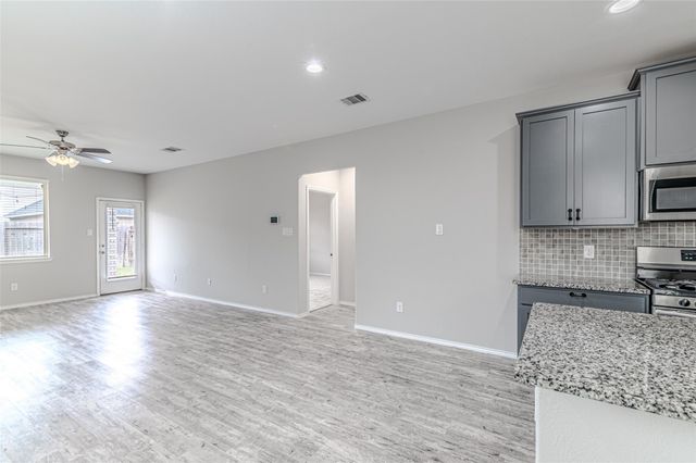 16887 Pink Wintergreen Drive, Conroe, TX 77385