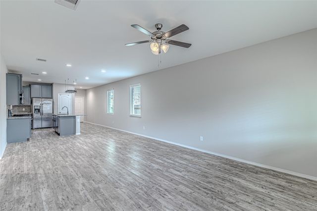 16887 Pink Wintergreen Drive, Conroe, TX 77385