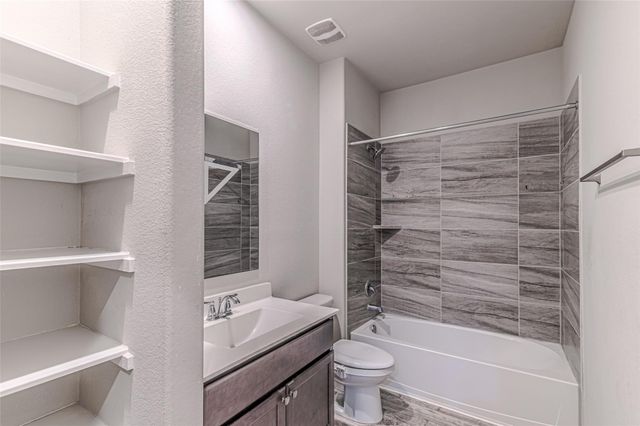 16887 Pink Wintergreen Drive, Conroe, TX 77385