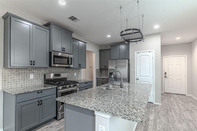 16887 Pink Wintergreen Drive, Conroe, TX 77385