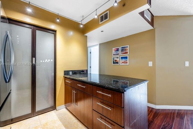 19999 E Country Club Dr 1302, Aventura, FL 33180