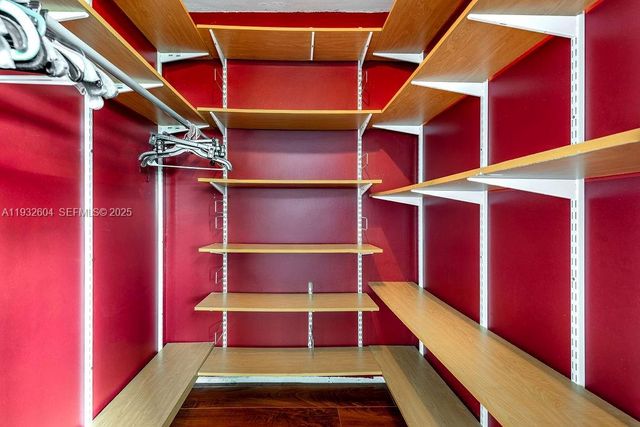 19999 E Country Club Dr 1302, Aventura, FL 33180