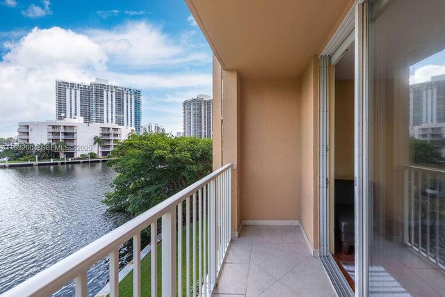 19999 E Country Club Dr 1302, Aventura, FL 33180