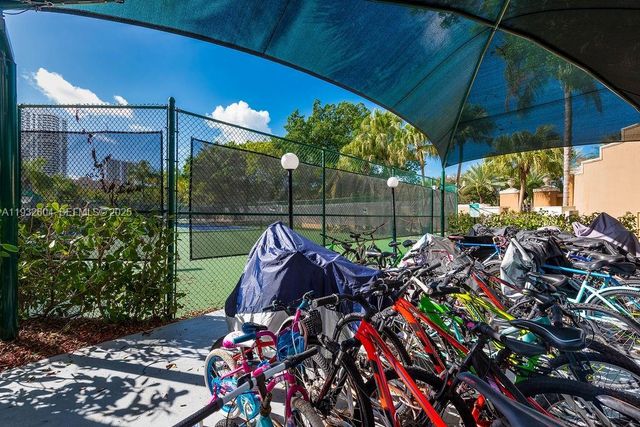 19999 E Country Club Dr 1302, Aventura, FL 33180