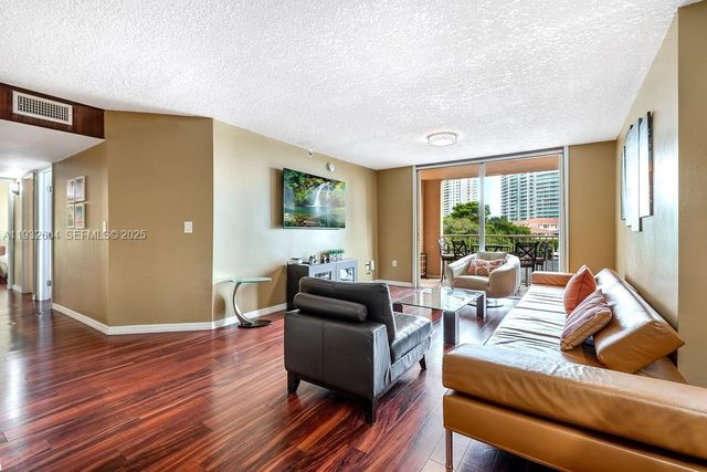 19999 E Country Club Dr 1302, Aventura, FL 33180