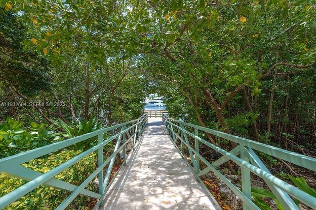 19999 E Country Club Dr 1302, Aventura, FL 33180